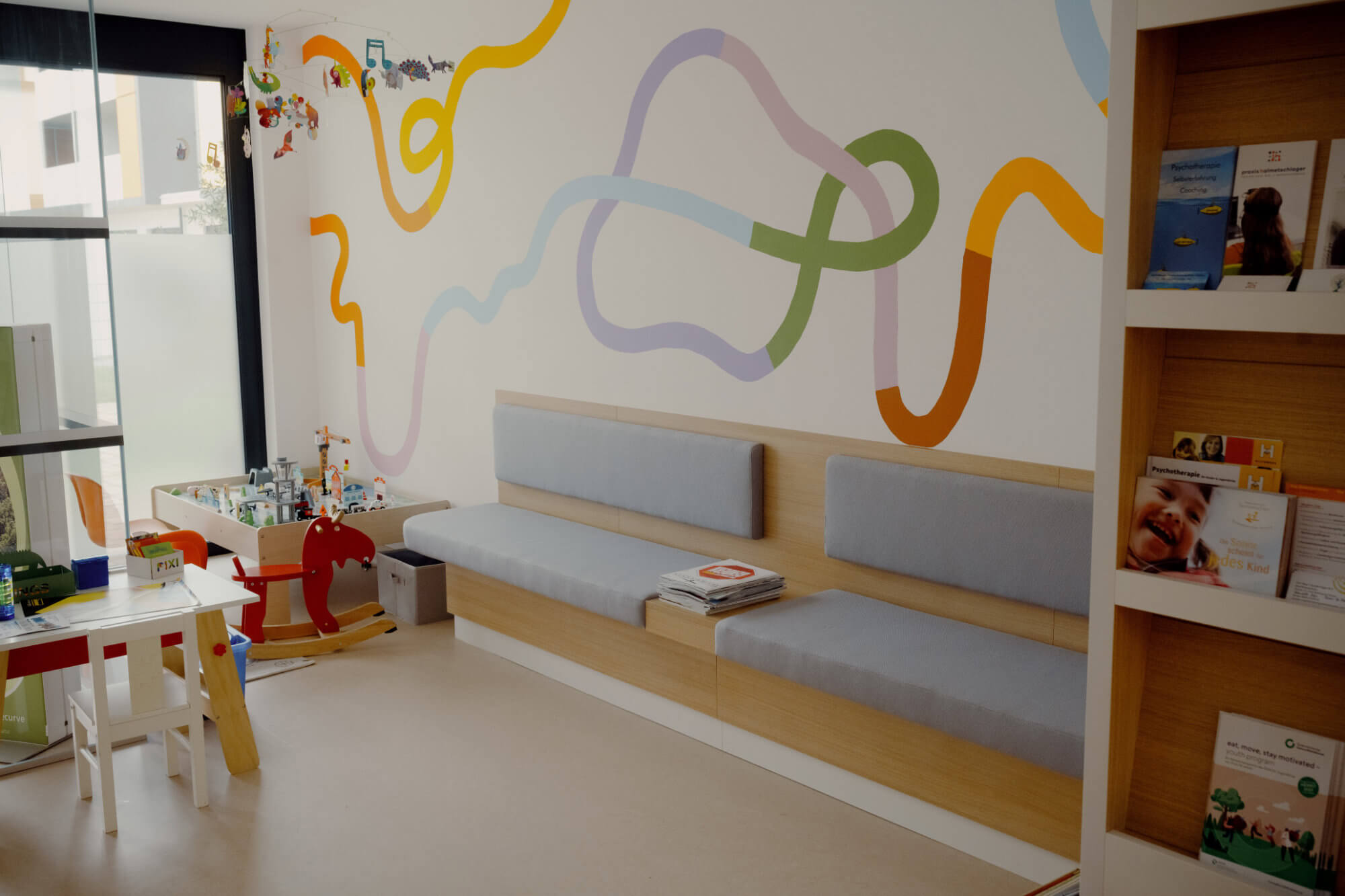 Petra-Hollander-Kinder-und-Jugendpsychiatrie-St-Poelten-Branding-Illustration-Graphic-Design-Mural-Wien-Vienna-04