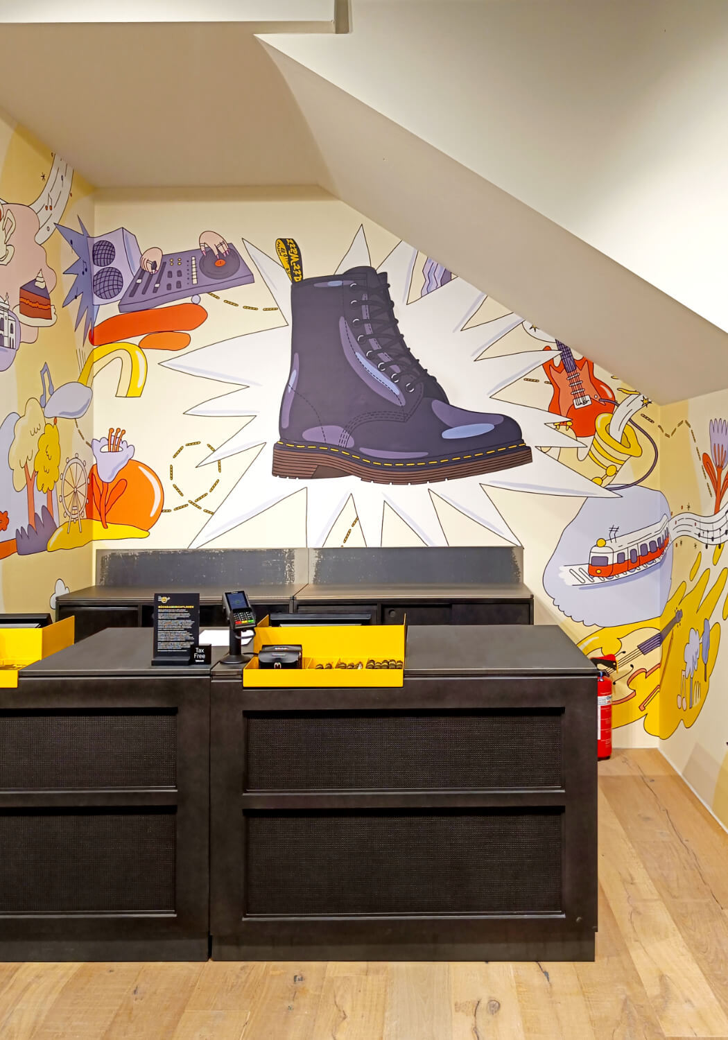 Dr.Martens_Store_Artwork_Mural_Wallart_Petra_Hollaender_Thumb